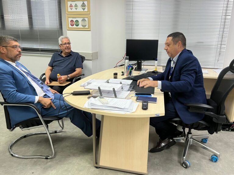 Jari se reúne com Detro e garante acesso de idosos a ônibus intermunicipais apenas com RG