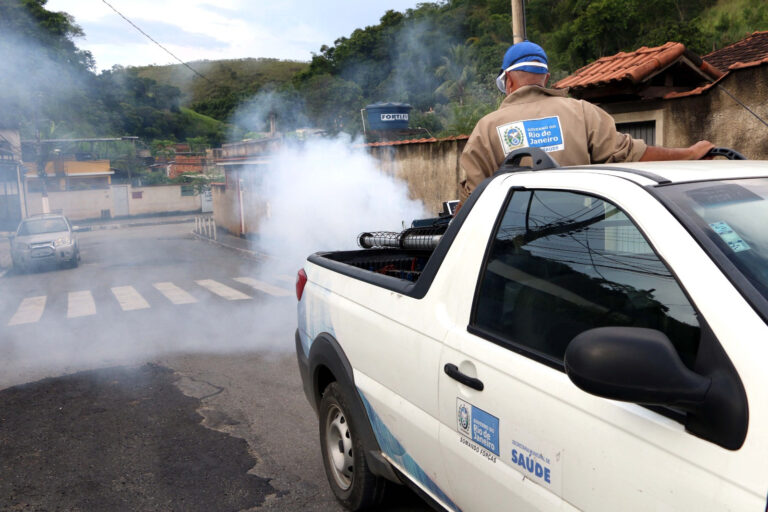 Barra Mansa intensifica ação do fumacê no combate aos pernilongos