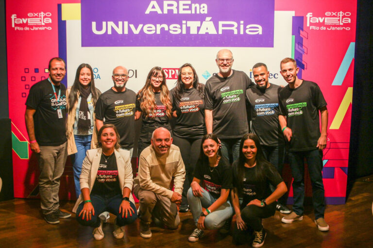Alunos do UniFOA participam do Expo Favela Innovation