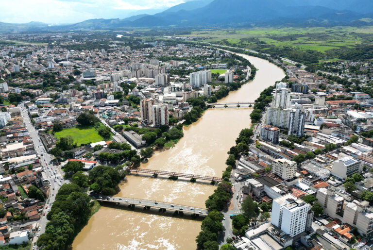 Resende lança plataforma que agiliza abertura e renovação de empresas