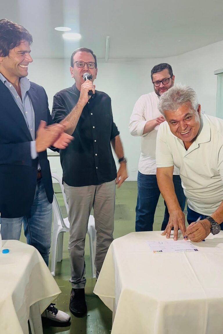 Eduardo Paes prestigia filiação de Marcelo Cabeleireiro ao PSD