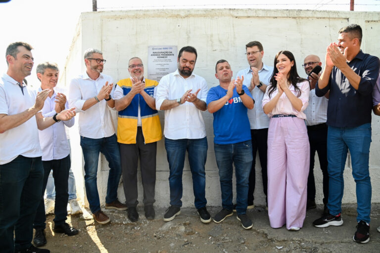 Furlani e Castro inauguram obras em Barra Mansa