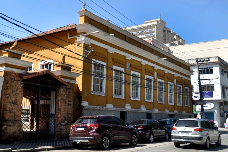 Ademir nega qualquer mudança na fachada do Clube Municipal