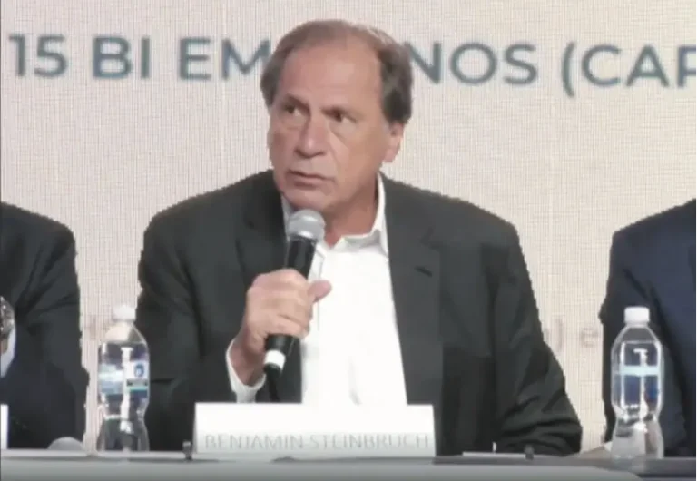 Uma coisa é…