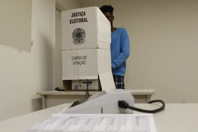Jovens apolíticos